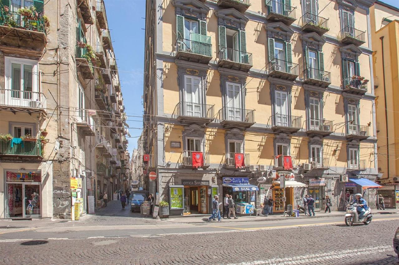 B&B L'Alloggio Dei Vassalli Nápoly Kültér fotó